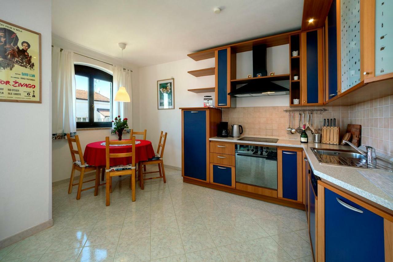 Apartment Kika ポレッチ エクステリア 写真